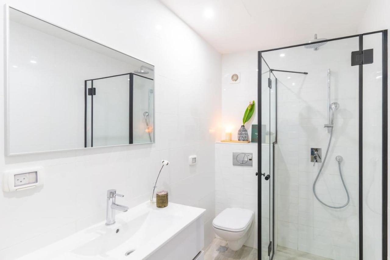 Tranquil Stay Near The Beach By Sea N' Rent Nahariya Exterior photo