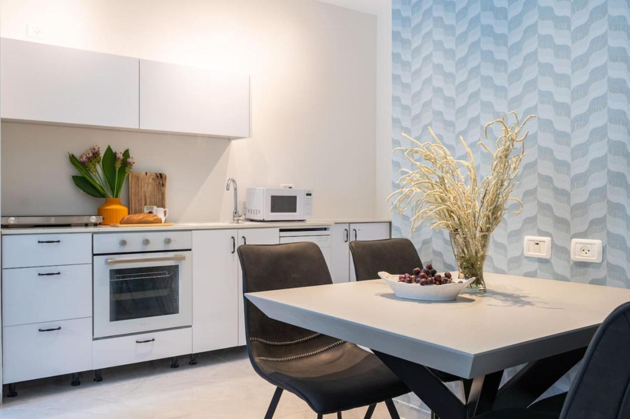 Tranquil Stay Near The Beach By Sea N' Rent Nahariya Exterior photo