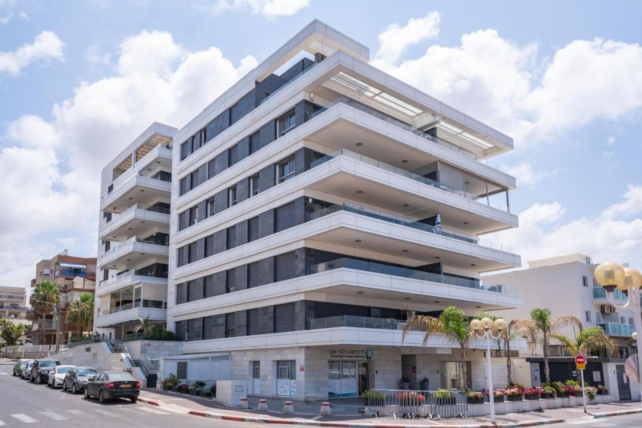Tranquil Stay Near The Beach By Sea N' Rent Nahariya Exterior photo